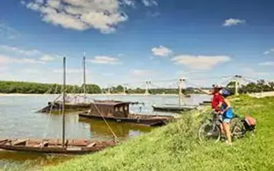 La loire à vélo partenaire au gré des vents montgolfiere